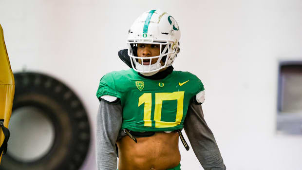 justin-flowe-oregon-spring-practice
